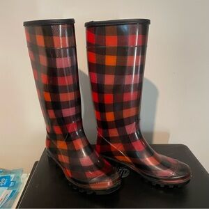 Dirty Laundry Buffalo Plaid Knee High Rain Boots, Size 6